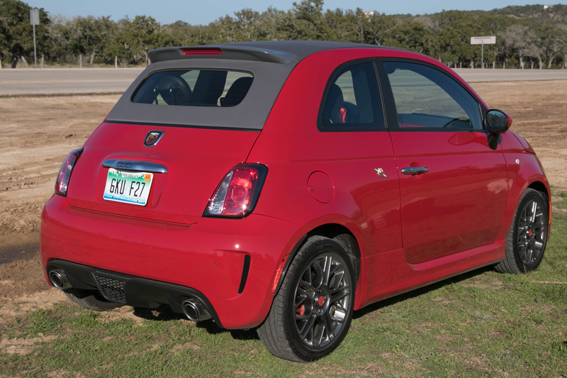 Illustration for article titled The Fiat 500 Abarth Just Isn't As Stupid Fun With An Automatic